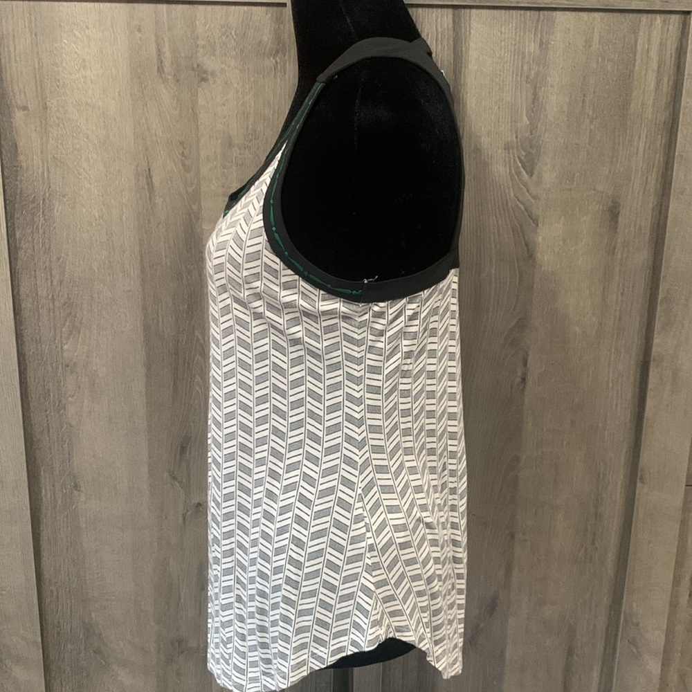 Candie's Scoop Neckline White & Black Geometric Design Tank Top Women's Size S - Picture 6 of 8